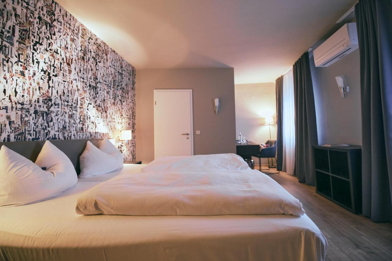 Hotel Roter Hahn レーゲンスブルク エクステリア 写真