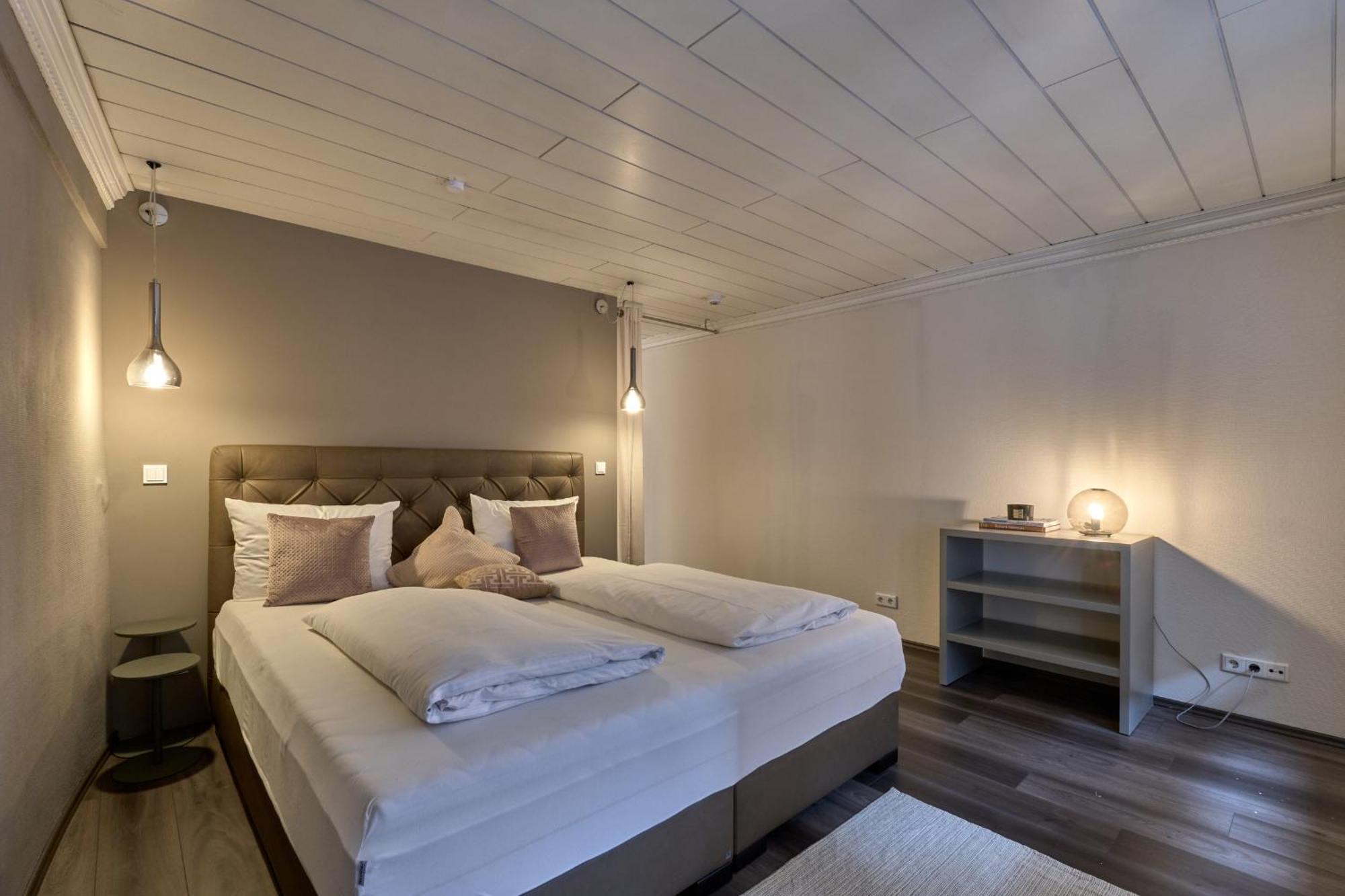 Hotel Roter Hahn レーゲンスブルク エクステリア 写真