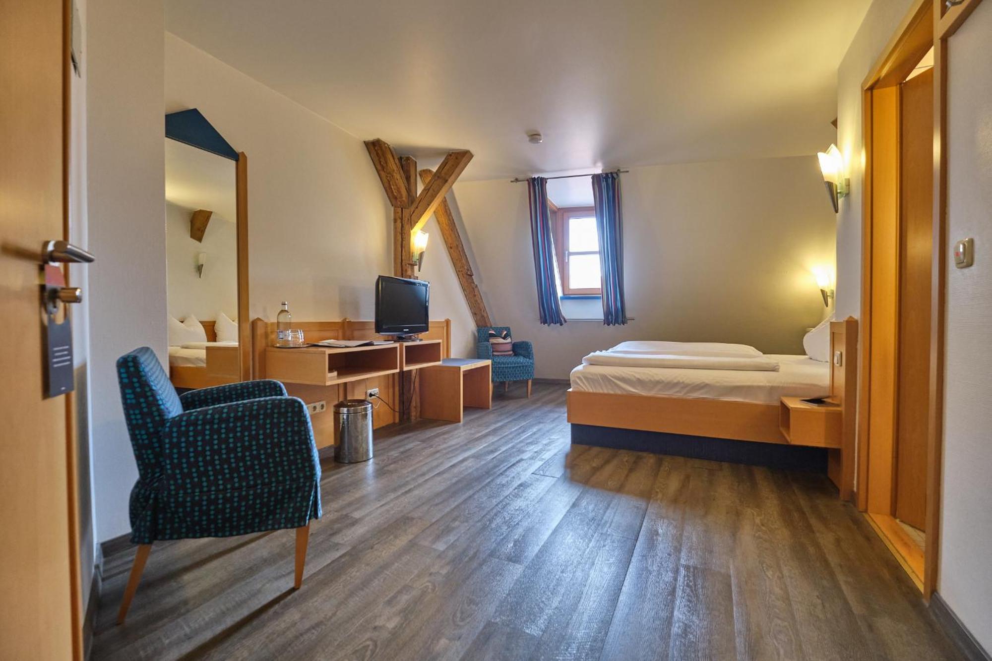 Hotel Roter Hahn レーゲンスブルク エクステリア 写真