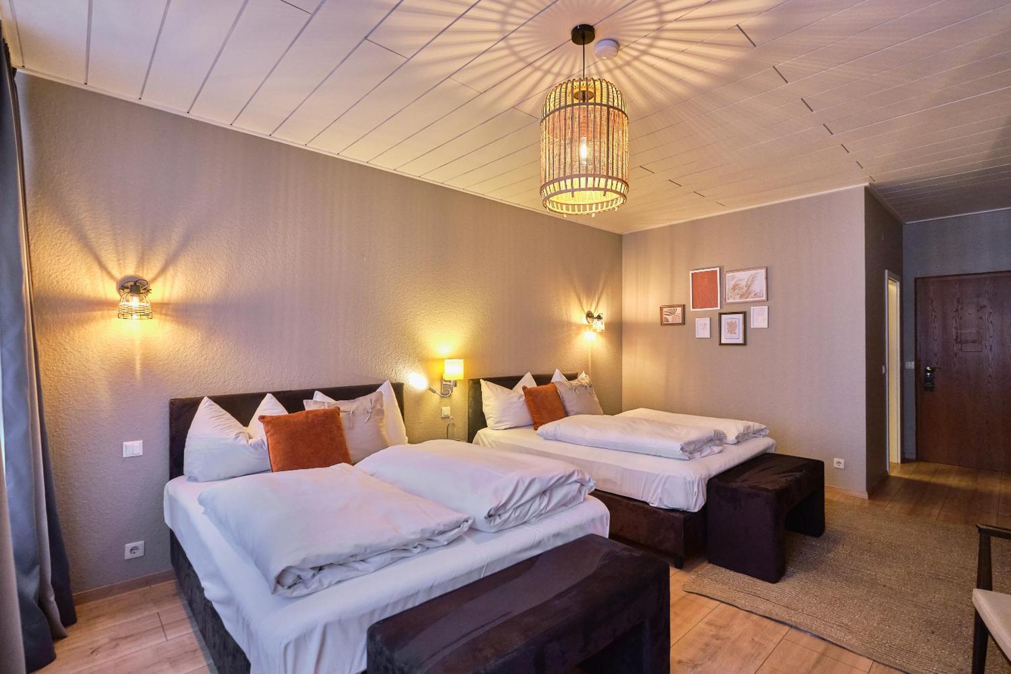 Hotel Roter Hahn レーゲンスブルク エクステリア 写真