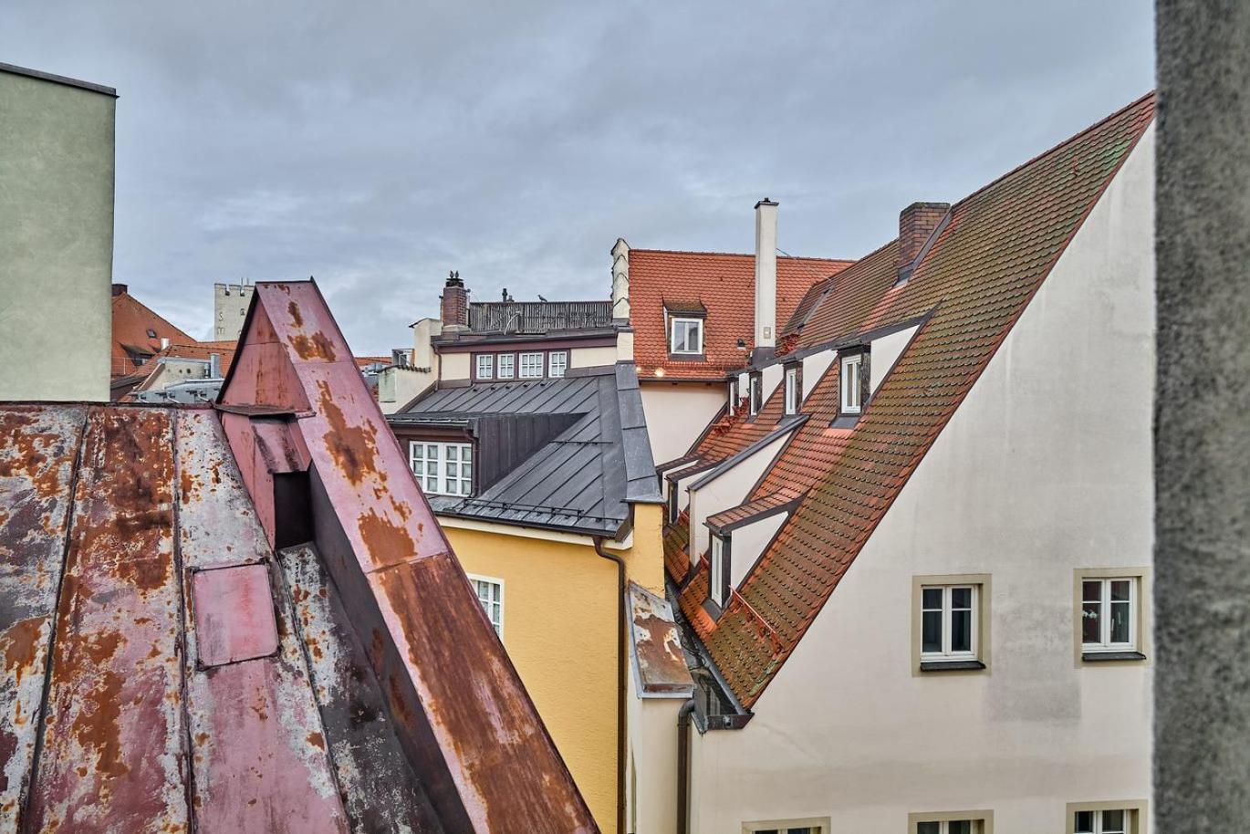 Hotel Roter Hahn レーゲンスブルク エクステリア 写真